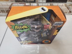 Batman 1966 TV Moments Wall Climbing Batman & Robin DC Universe Classics
