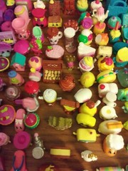 SHOPKINS:25pcs-Randm Charctrs-No Dups Mixed Seasons-Great Cond Used FREE FREIGHT