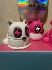 Full Set of Kidrobot Reach Bears Vinyl Figures 6″ Designer Urban Art 2008