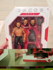 WWE ULTIMATE EDITION 32 JACOB FATU SAMOAN WEREWOLF THE BLOODLINE IN HAND!!