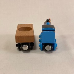 Thomas & Friends Wooden Railway Birthday Train Plus Cake Cargo Car Y4501 Magnet