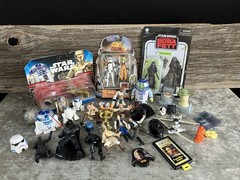 LARGE Star Wars Lot 30 Plus Pieces. Darth Vader, Luke, Hans, Leia Figure action