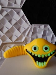 Hungry Worm – glow in the dark