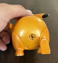 POKEMON SHINY MASTER QUEST PIKACHU FIGURE W/DUAL ATTACK BOLTS HASBRO *RARE* 2002