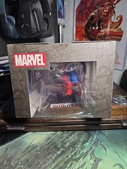 MCFARLANE TOYS THE AMAZING SPIDER-MAN GOLD LABEL ISSUE 302 AUTOGRAPH SERIES .