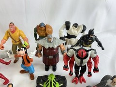 Batman Push Friction Action Figure 8″PLUS 31 Other Random Figures SEE PICS
