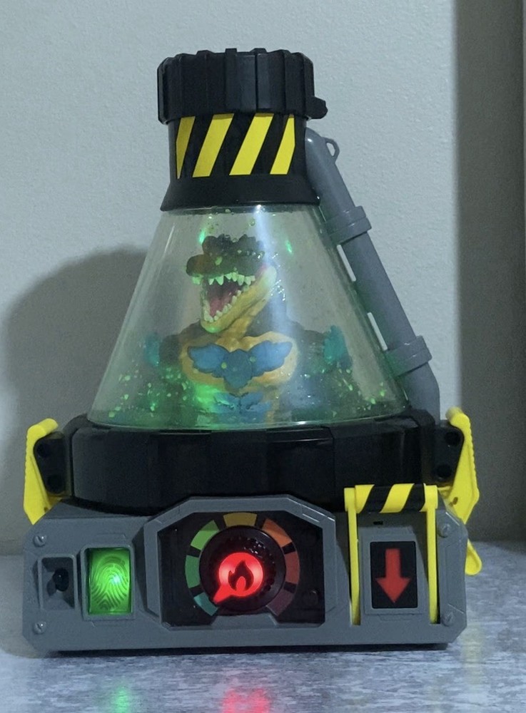 Moose Enterprise Heroes of Goo Jit Zu Alligator Action Figure Lights Up Contain…