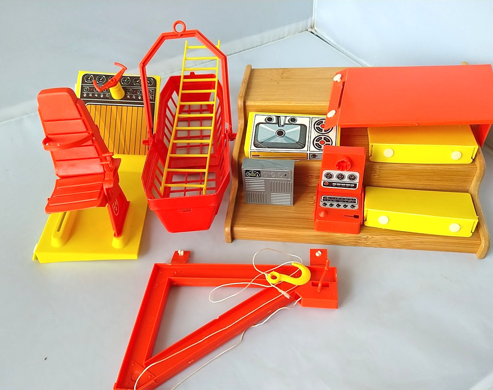 Mattel Big Jim Sky Commander Replacement Parts Crane Basket Table Ladder Vtg 12