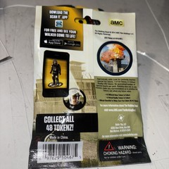 2014 AMC The Walking Dead Factory Sealed TOKENZ bulls i toys 2-Packs 5 Tokenz/PK