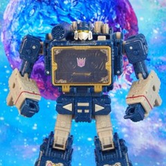 Transformers Generations Legacy Voyager Class Soundwave Action Figure IN STOCK
