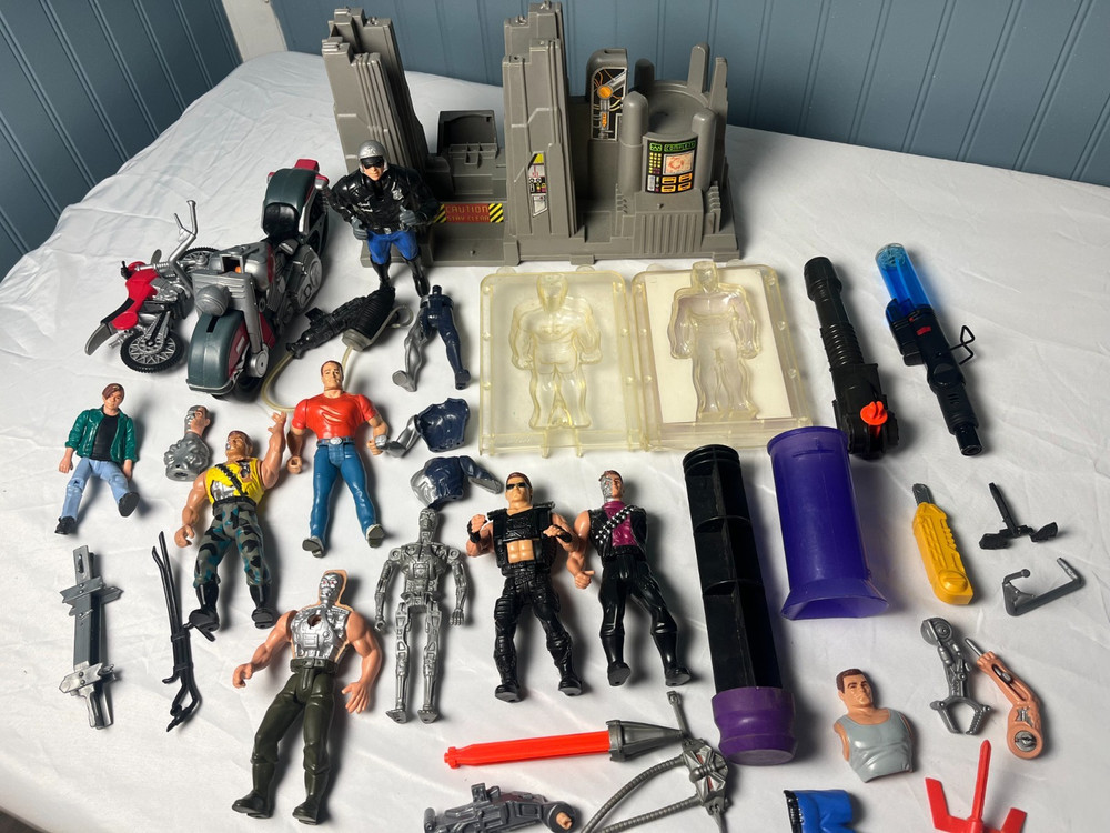TERMINATOR 2 Bioflesh JUDGMENT DAY ACTION FIGURES Lot 1991 Vintage +Accessories