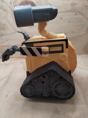 Thinkway Toys RC WALL-E Robot with Remote 8.5″ WORKS batteries not included