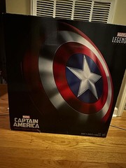MARVEL CAPTAIN AMERICA SHIELD LEGENDS SERIES 24IN/60CM