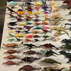 Huge Dinosaur Lot Of 100 Assorted Brands Sizes Types Skeletons Plastic, Rubber