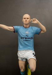 Custom Erling Haaland figure statue 27cm -action figure – collectible – headmade