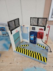 WWF Jakks Pacific Backstage Mayhem Smackdown Wrestling Vtg Playset sounds toilet