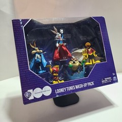 Looney Tunes Mash-Up Pack Super Heroes Series with Five Characters.