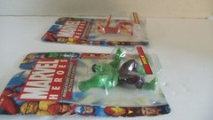 2 TOY BIZ 2.5″ MARVEL HEROES MINIATURE POSEABLE ACTION FIGURES HULK/HUMAN TORCH