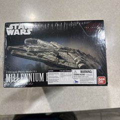Star Wars Plastic Model Kit 1/144 MILLENNIUM FALCON The last Jedi Bandai New