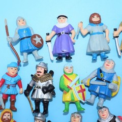 Lot of 23 Vintage Soma Toy figurines -Robin hood series and a few medieval ones