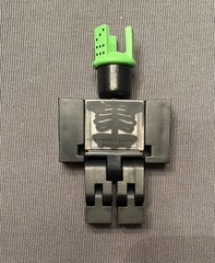 Roblox 1x1x1x1 Series 2 Figure Green Crown With Sword And Box | No Code