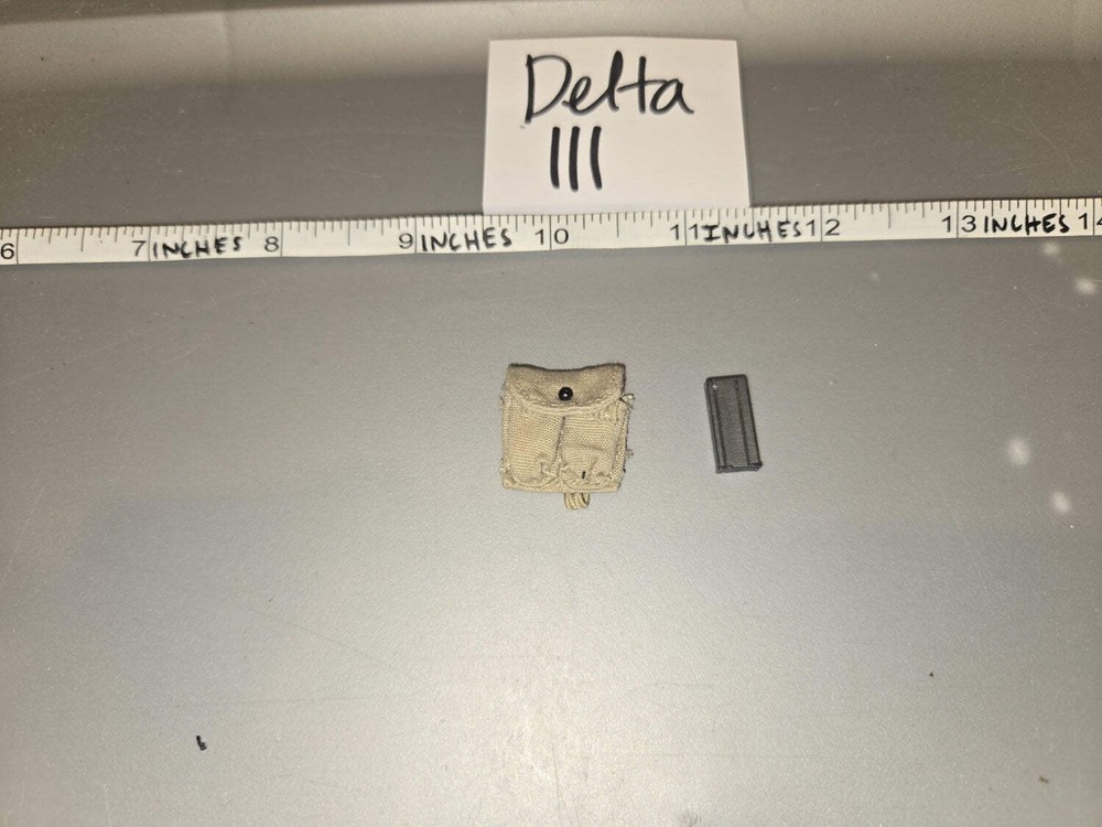 1/6 Scale WWII US M1 Carbine Magazine and Pouch Set