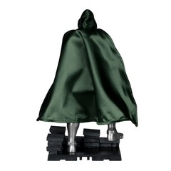 IN STOCK! Marvel Doctor Doom #1 1:6 Scale Posed Fig w/ Scene & Comic Mcfarlane
