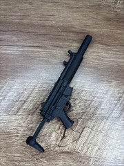 1/6 SCALE MP5 SUBMACHINE GUN