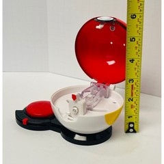 Jazwares Pokemon Surprise Attack Game 4″ Red White Yellow Poke Ball 2021 PKW3165