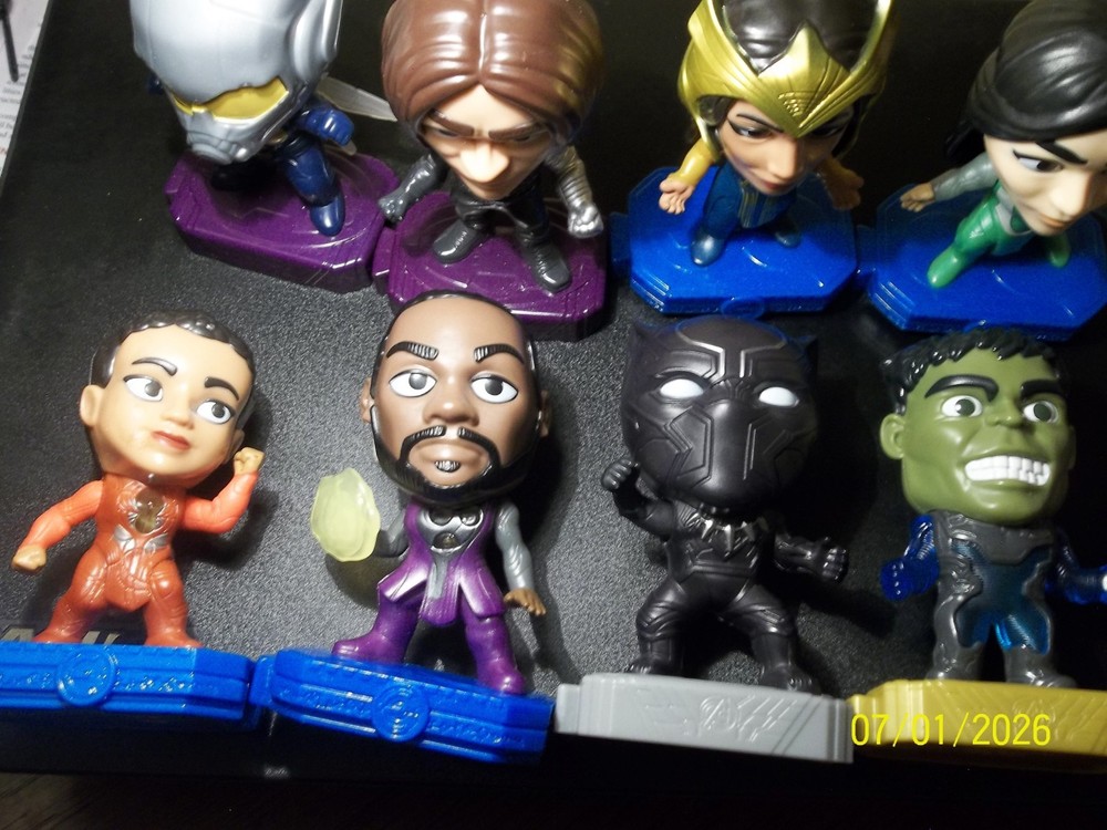 mcdonalds happy meal toys Marvin avengers . 8 pcs lot . 2020-2019 clean