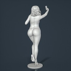 Unpainted Painted resin figurine. Woman Girl naked selfie 1/18 1/24 1/43 1/32