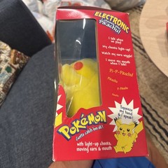 Pokemon ELECTRONIC “I Choose You Pikachu!” Plushie 1999 Nintendo Hasbro NEW BOX