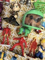 20 Mixed Lot Toys Action Figures Funkos Xmen Marvel SpiderMan Scooby Doo