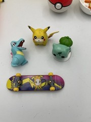 24pc Vintage Pokémon Figure Toy/Collectibles Lot – Unique PLUSH PIKACHU T4