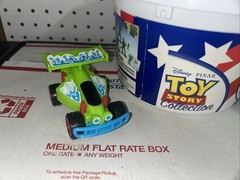Toy Story, Bucket Of Soldiers, Disney Pixar Missing Parachutes And Coa