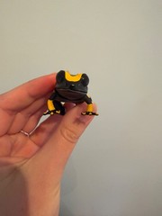 Poison Dart Frog Figure yellow frog Bandai Creature Encyclopedia Repti