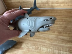 IT’S SHARK WEEK 🦈 CHOMPING Great White Sharks plastic toy figures BITE ACTION