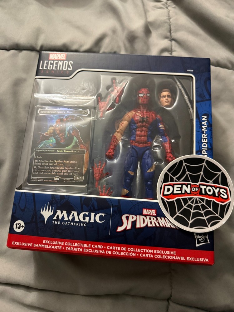 Marvel Legends Series Magic: The Gathering Battle-Damaged Spider-Man