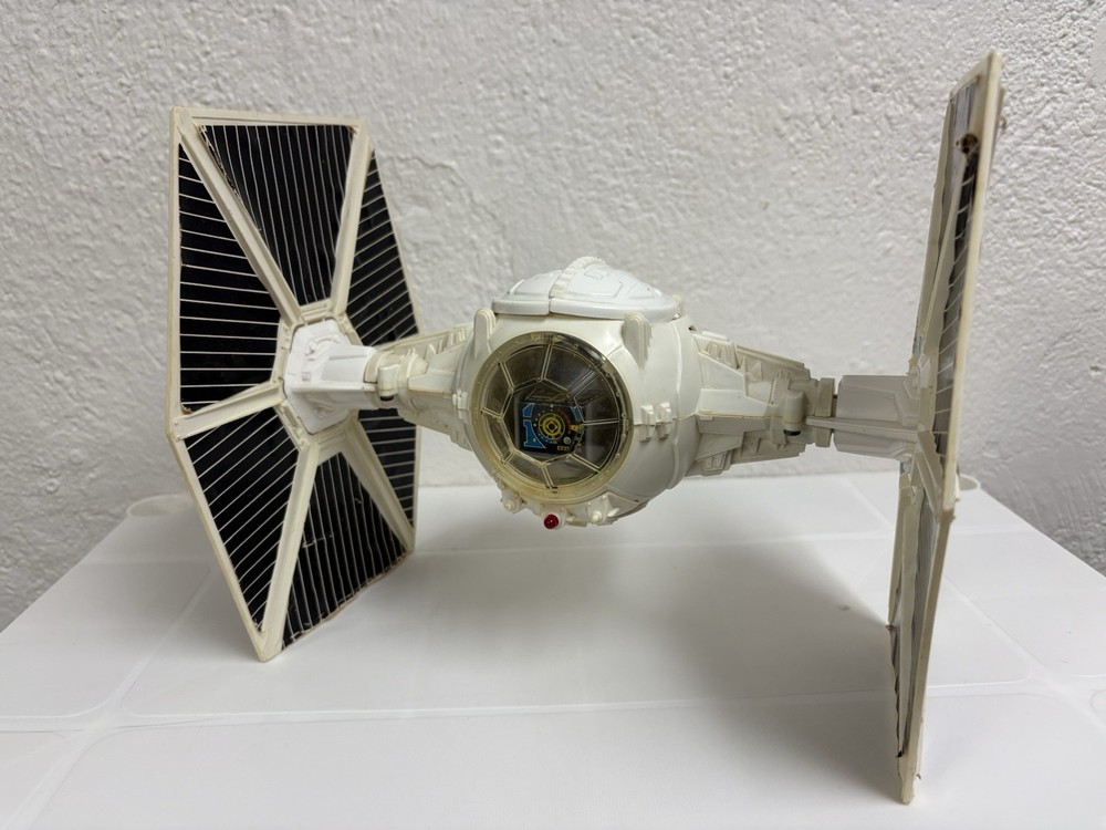 Imperial Tie-Fighter (White) 1978 Kenner Star Wars, missing 1 battery contact