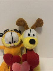 Garfield and Odie , sold as a 2025 Valentine’s Day, Bouquet
