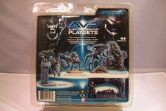 ALIEN VS PREDATOR: ALIEN QUEEN W/ BASE PLAY SETS DELUXE ACTION FIGURE AVP NEW