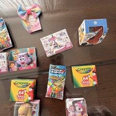 Bundle Lot Of Zuru Mini Brands 33 Total, Mixed, Sponge Bob