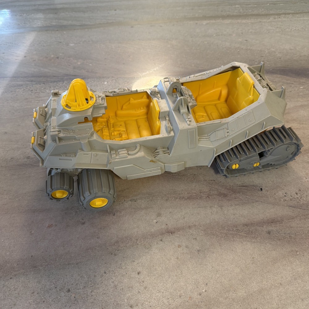 Vintage 1986 Hasbro Inhumanoids Trappeur Vehicle action figure parts lot