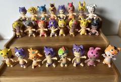 Moose TWOZIES Lot Of 24 Figures Mixed Babies