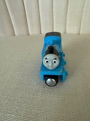 Thomas & Friends THOMAS & THE STINKY FISH wooden train engine car Y4102 magnetic