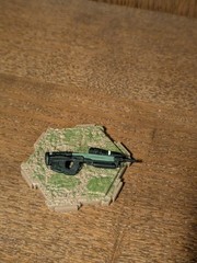 Jazwares World of Halo UNSC Marine with tan camouflage and Assault Rifle loose