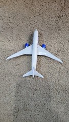 Realtoy Diecast United Air Jet – 5.5 Inches