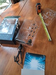Hiya Toys Aliens Colonial Marines Xenomorph Soldier 1:18 New Open Box BROKE HAND