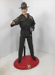 1/6 USMC MARINE GUNNERY SERGEANT R LEE ERMEY IN FULL DRESS GREENS SWORD & STAND