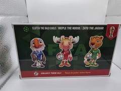 FIFA Action Figure 3pc Set Clutch Bald Eagle Meple Moose Zayu Jaguar w/ Ball